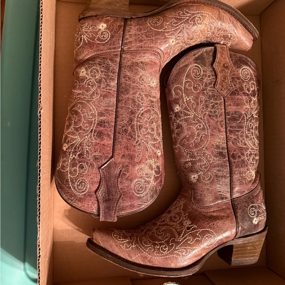 Embroidered Western Cowboy Boots